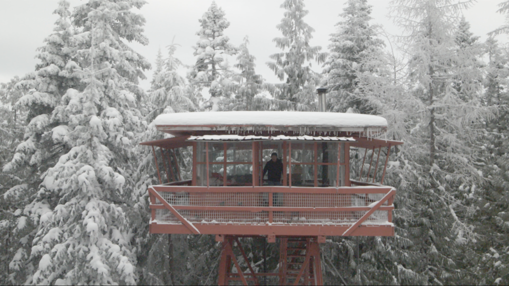 Lookout 32